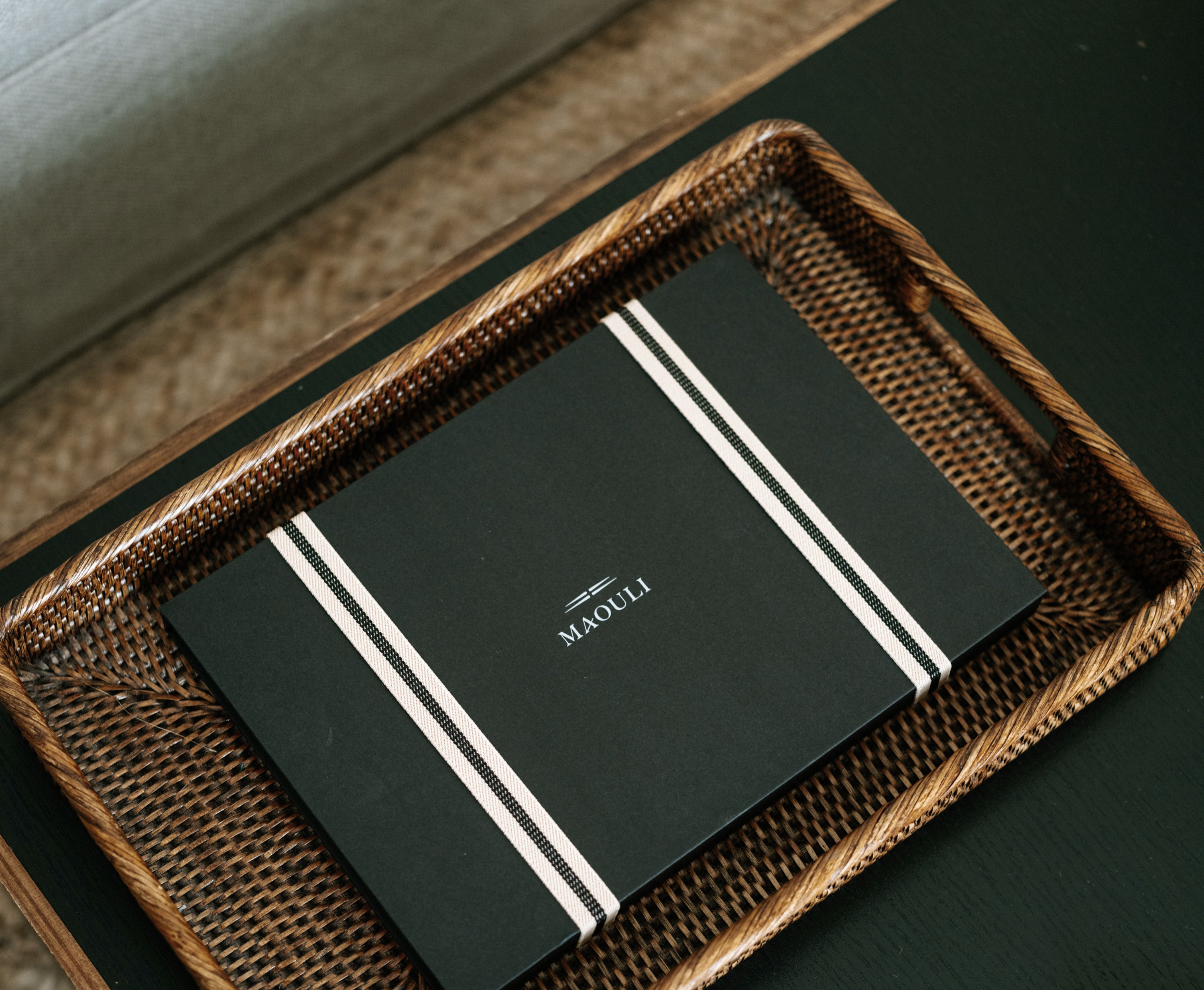 Maouli luxury box on table
