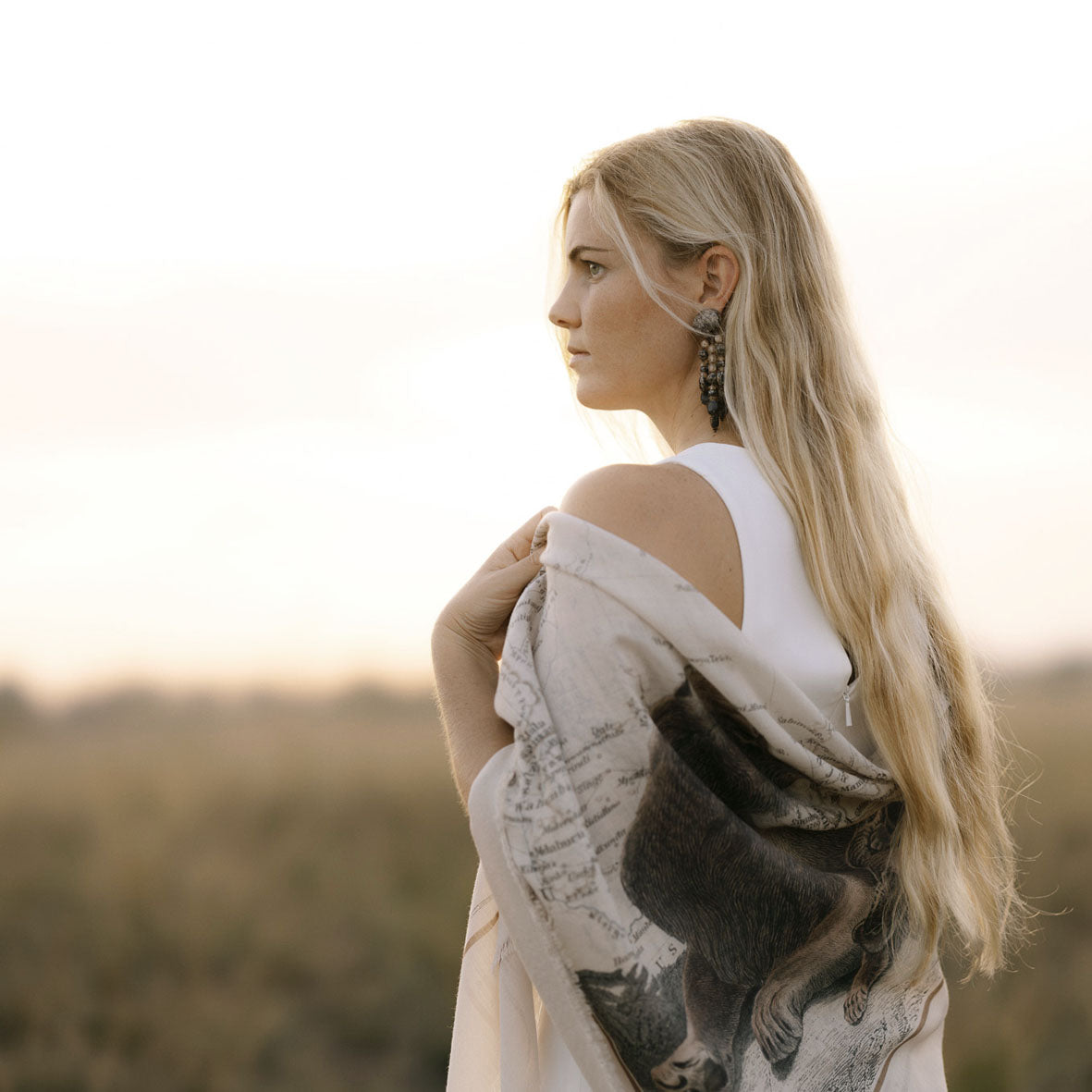 Maouli shawl wool and silk Neema around blonde girl shoulder profile