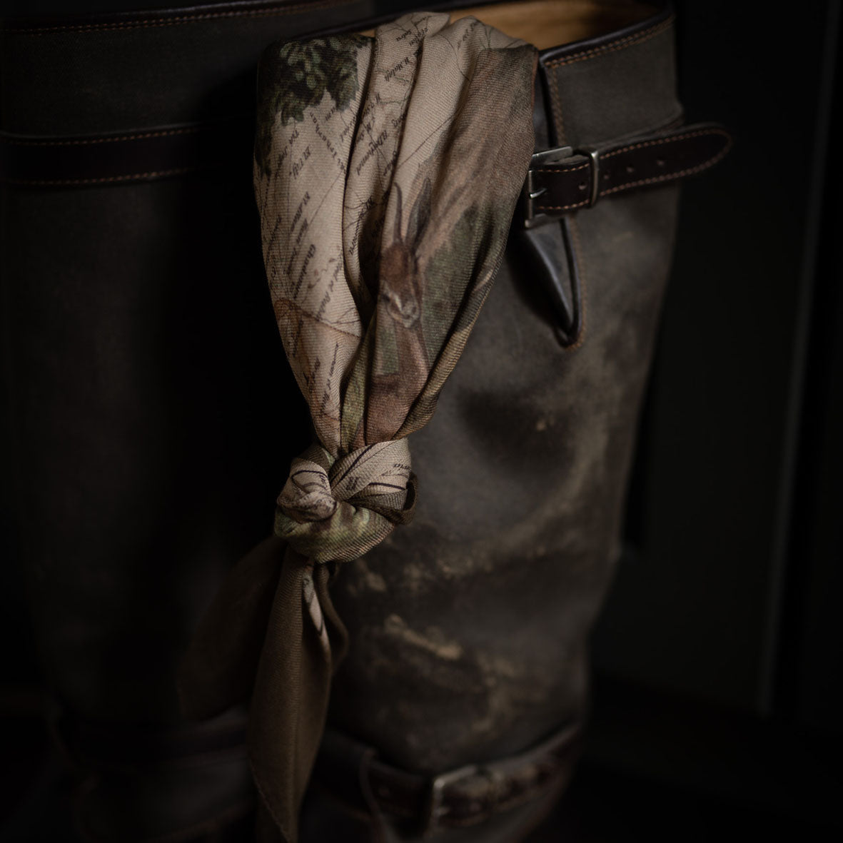 Maouli scarf cotton twill Saida hanging on a boot